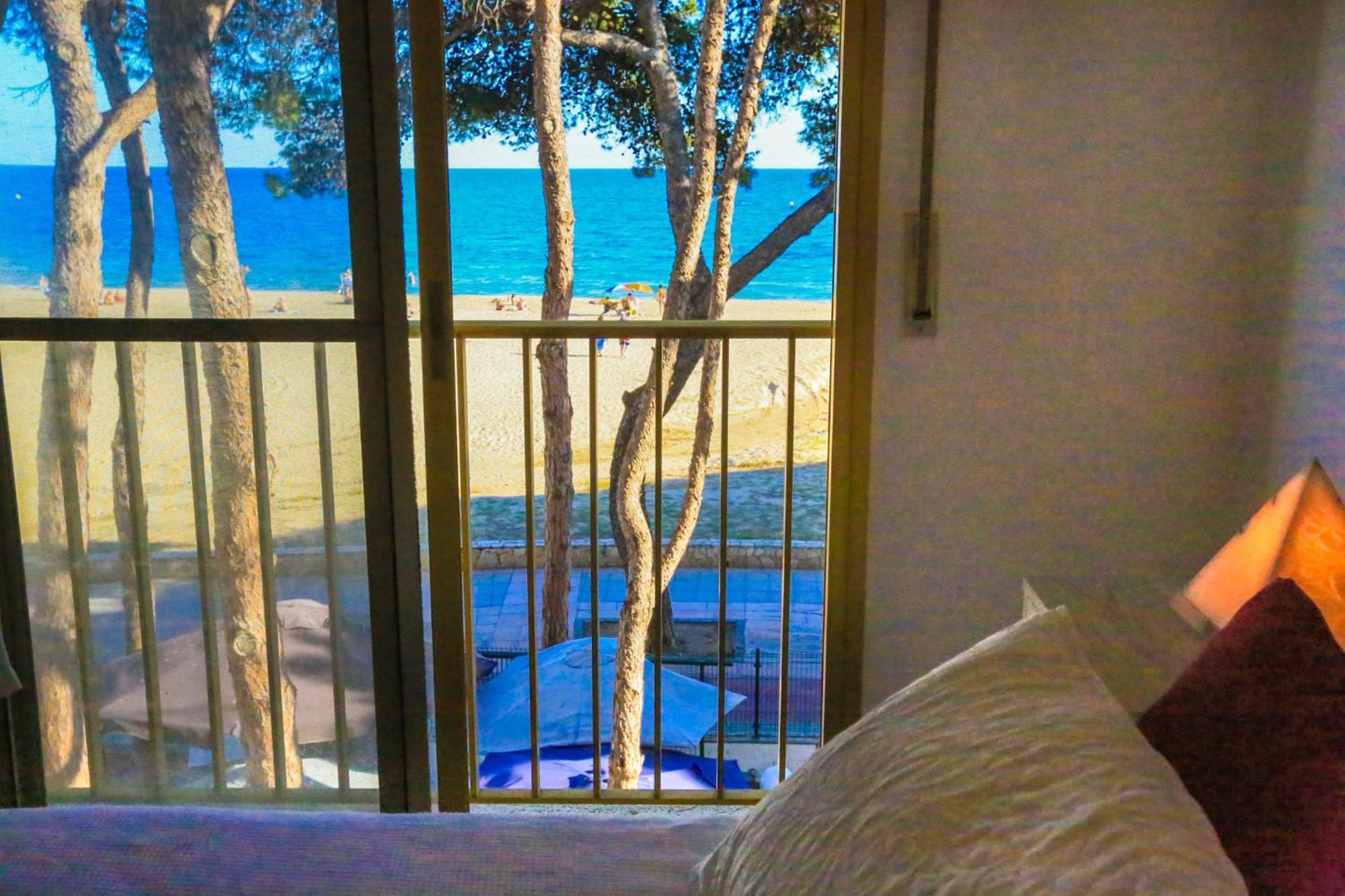 Апартаменты Playmar Litoral Costa Dorada - Only Families Камбрильс Экстерьер фото