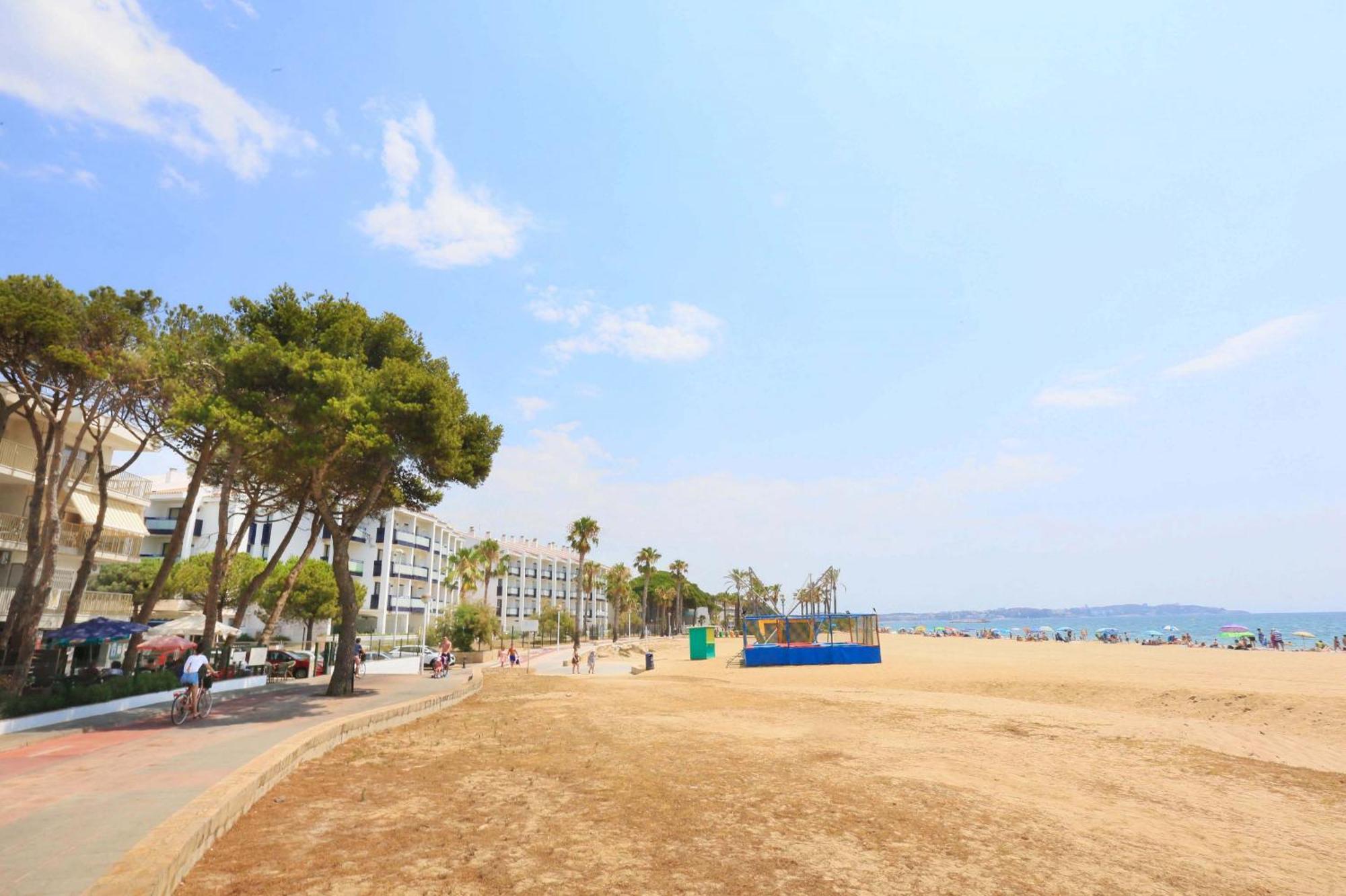 Апартаменты Playmar Litoral Costa Dorada - Only Families Камбрильс Экстерьер фото